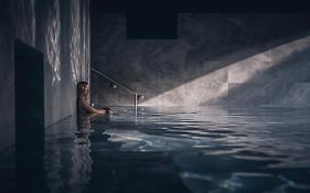 Le Parc Hotel Devient Yona